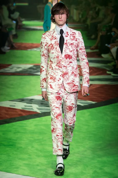 Look 7